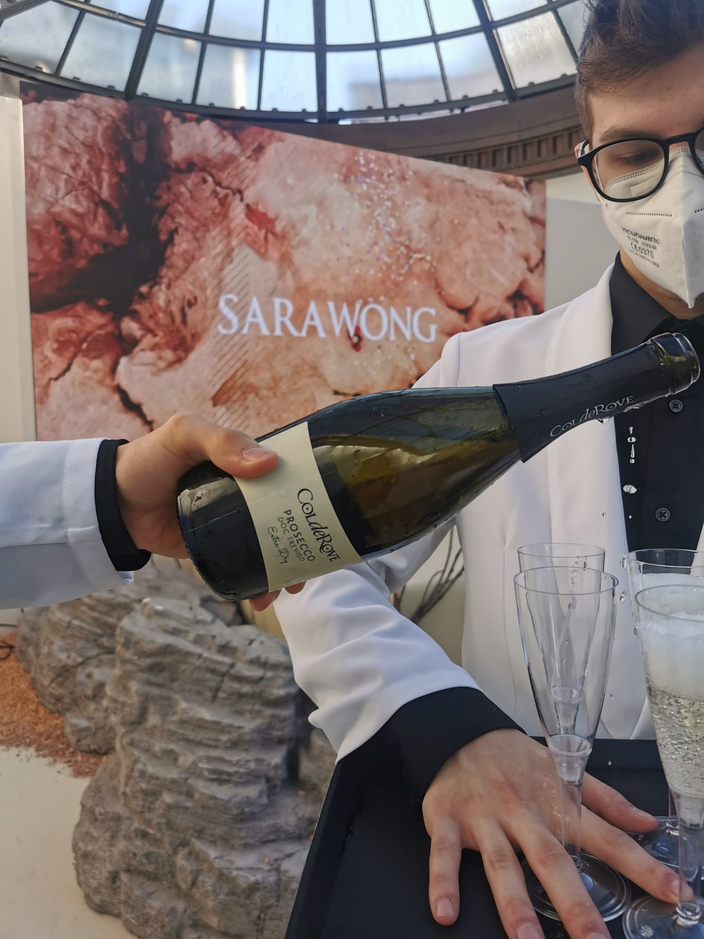 Prosecco Colderove alla sfilata sarawong